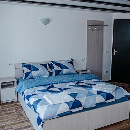 Labebe - Vidraru Hotel Arefu Buitenkant foto