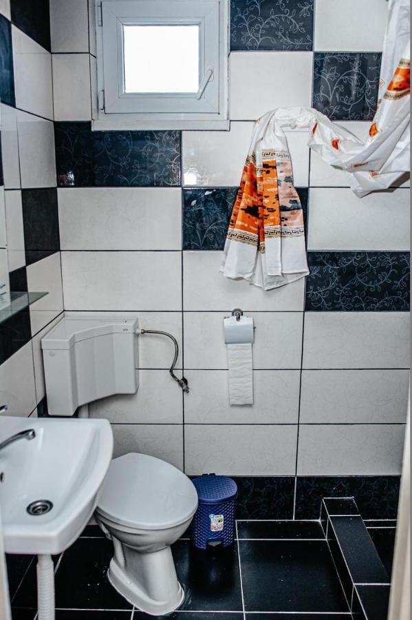 Labebe - Vidraru Hotel Arefu Buitenkant foto